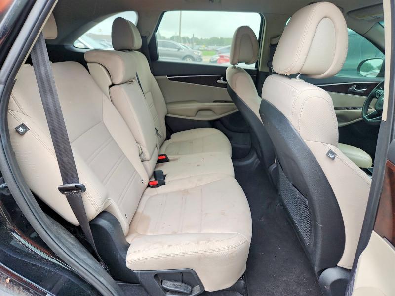 64768146 :رقم المزاد ، 5XYPGDA53HG187994 vin ، 2017 Kia Sorento مزاد بيع
