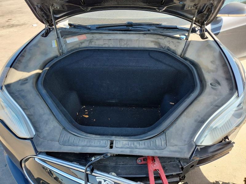 65445826 :رقم المزاد ، 5YJSA1H21FFP76259 vin ، 2015 Tesla Model S مزاد بيع
