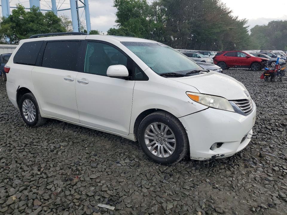 2017 Toyota Sienna მანქანა იყიდება აუქციონზე, vin: 5TDYZ3DC0HS868216, აუქციონის ნომერი: 66203166