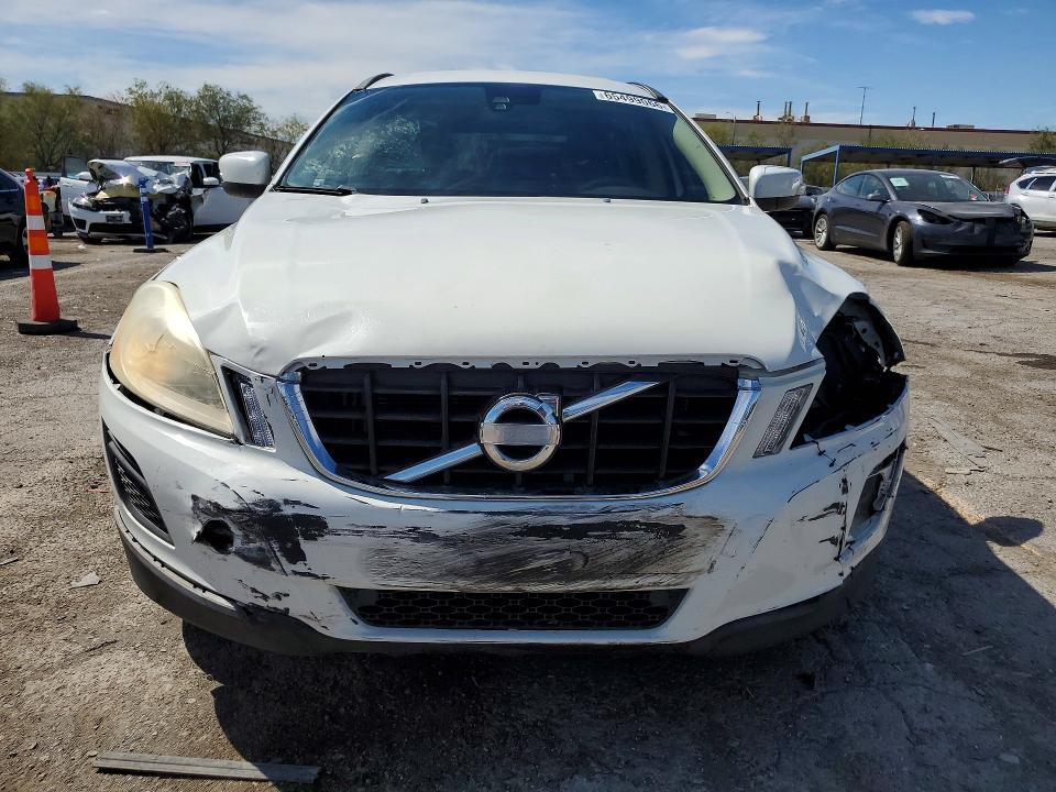 65499066 :رقم المزاد ، YV4940DLXB2186621 vin ، 2011 Volvo Xc60 مزاد بيع