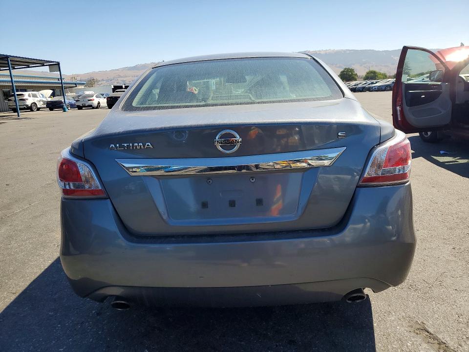2015 Nissan Altima მანქანა იყიდება აუქციონზე, vin: 1N4AL3AP8FN301903, აუქციონის ნომერი: 63679696