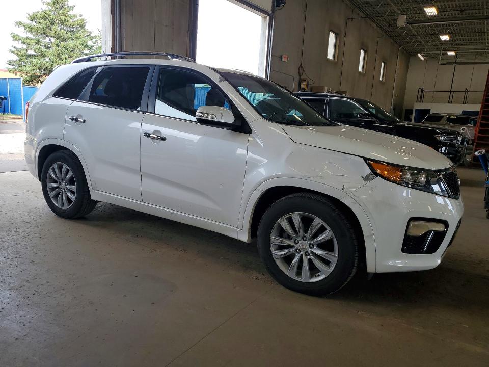Продажа на аукционе авто 2011 Kia Sorento, vin: 5XYKW4A25BG147829, номер лота: 64251296