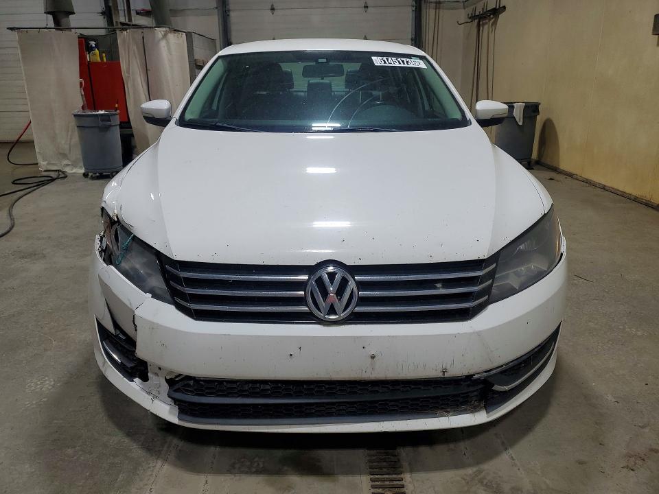61451736 :رقم المزاد ، 1VWAT7A39EC037516 vin ، 2014 Volkswagen Passat مزاد بيع