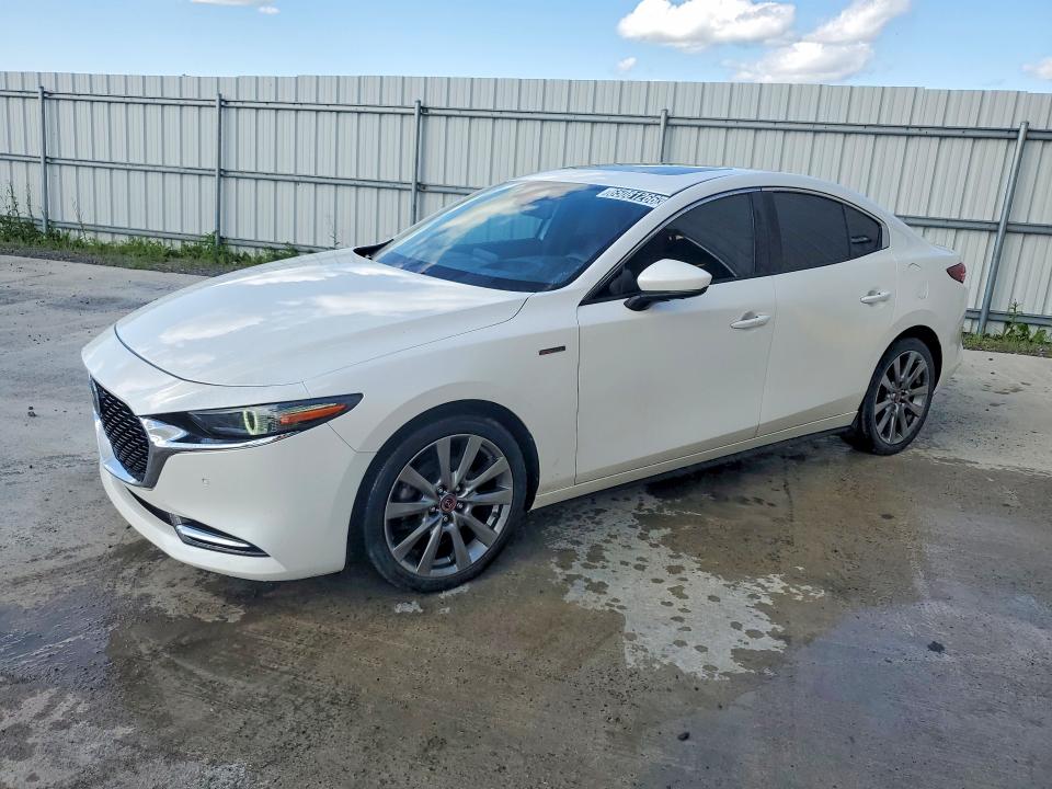 65081266 :رقم المزاد ، JM1BPBAY0M1311173 vin ، 2021 Mazda 3 مزاد بيع