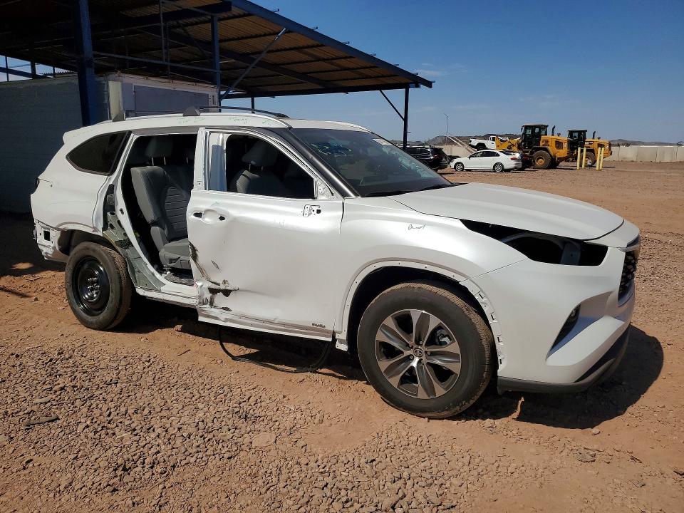 Продаж на аукціоні авто 2026 Toyota Highlander Hybrid, vin: 5TDKBRCH6TS699452, номер лоту: 63411396