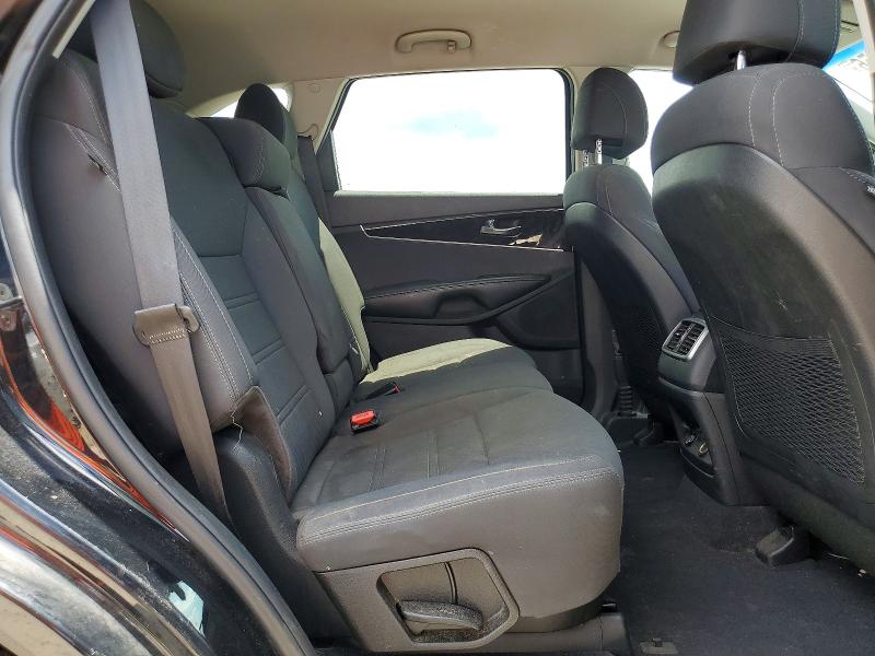 64535856 :رقم المزاد ، 5XYPGDA33HG293943 vin ، 2017 Kia Sorento مزاد بيع