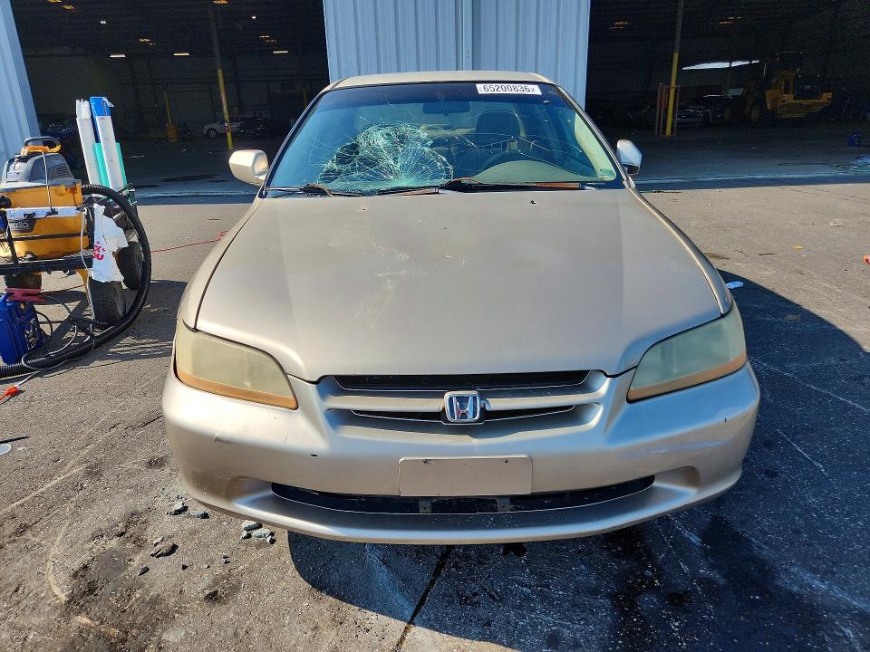 65200836 :رقم المزاد ، 1HGCG5675YA050099 vin ، 2000 Honda Accord مزاد بيع