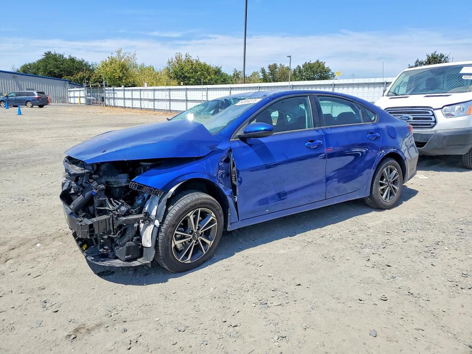 64584376 :رقم المزاد ، 3KPF24AD9RE835161 vin ، 2024 Kia Forte مزاد بيع