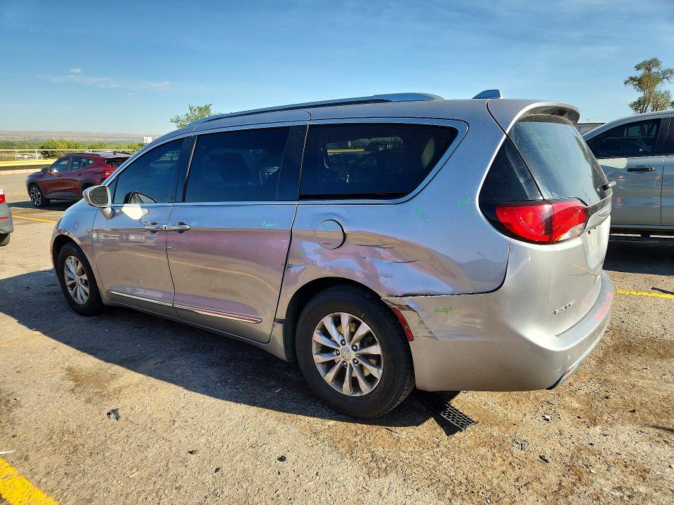 63241476 :رقم المزاد ، 2C4RC1BG4JR120681 vin ، 2018 Chrysler Pacifica مزاد بيع