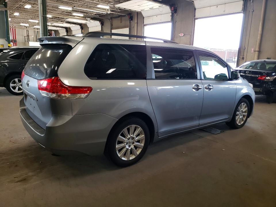 65494146 :رقم المزاد ، 5TDJK3DC0CS034042 vin ، 2012 Toyota Sienna مزاد بيع