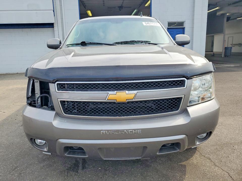 64671776 :رقم المزاد ، 3GNFK12049G239770 vin ، 2009 Chevrolet Avalanche مزاد بيع