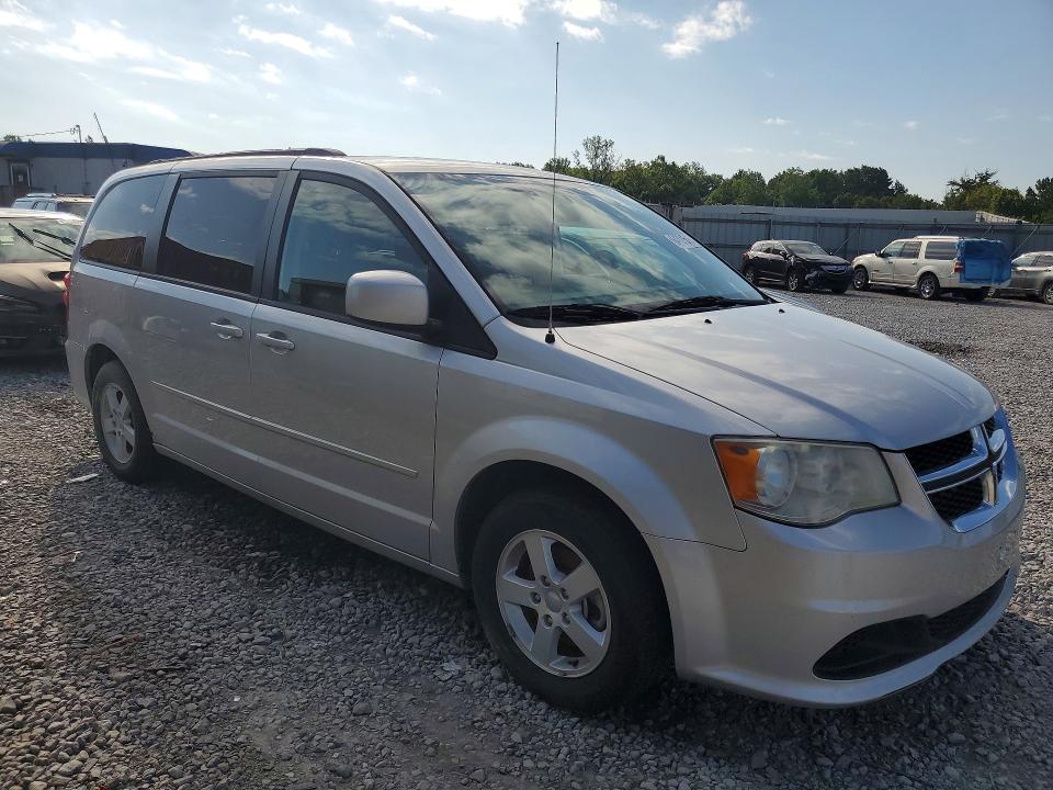 64701526 :رقم المزاد ، 2D4RN3DG6BR728645 vin ، 2011 Dodge Grand Caravan مزاد بيع