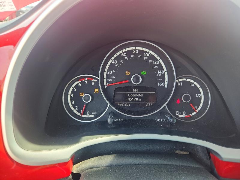 2015 Volkswagen Beetle მანქანა იყიდება აუქციონზე, vin: 3VW517ATXFM800828, აუქციონის ნომერი: 64803396