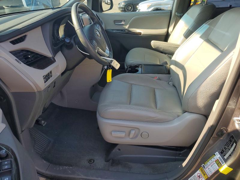 66096306 :رقم المزاد ، 5TDYZ3DC3HS875161 vin ، 2017 Toyota Sienna مزاد بيع