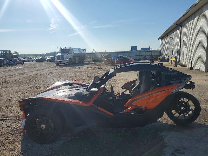 65340786 :رقم المزاد ، 57XAARFA1H8120884 vin ، 2017 Polaris Slingshot مزاد بيع