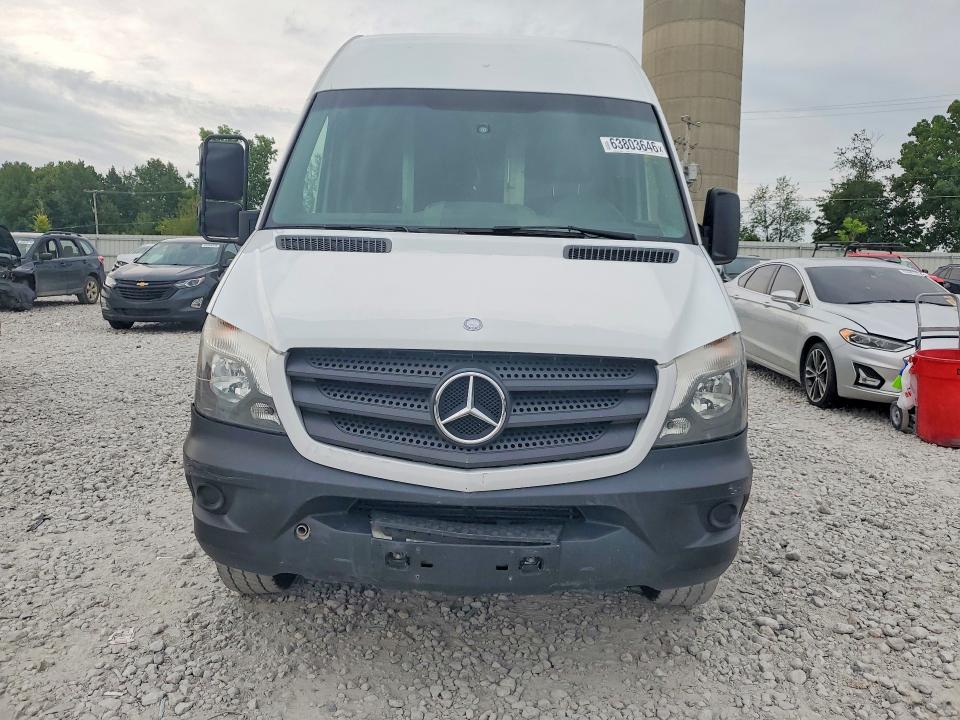 63803646 :رقم المزاد ، WD3PE8DB6FP131728 vin ، 2015 Mercedes-benz Sprinter مزاد بيع