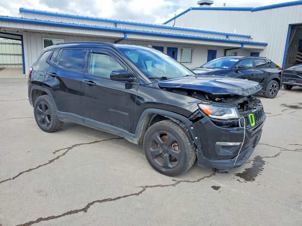 64748416 :رقم المزاد ، 3C4NJDBB6JT261615 vin ، 2018 Jeep Compass مزاد بيع