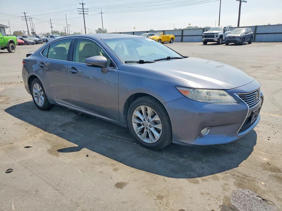 63880056 :رقم المزاد ، JTHBW1GG8D2030209 vin ، 2013 Lexus Es مزاد بيع