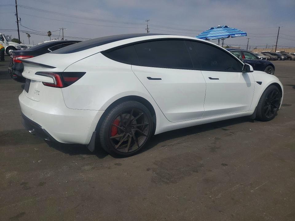 63611516 :رقم المزاد ، 5YJ3E1ETXTF156382 vin ، 2026 Tesla Model 3 مزاد بيع