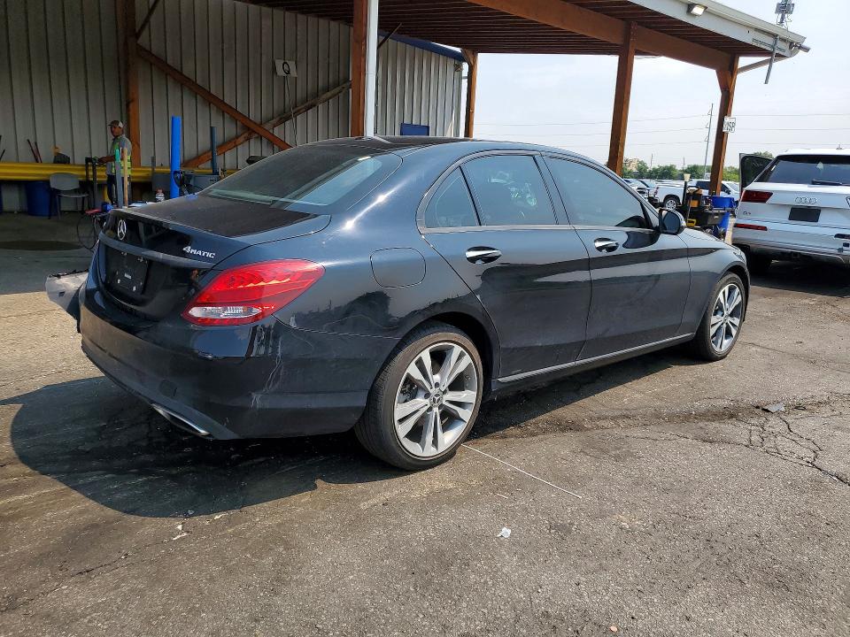 63703686 :رقم المزاد ، 55SWF4KB4JU274642 vin ، 2018 Mercedes-benz C مزاد بيع