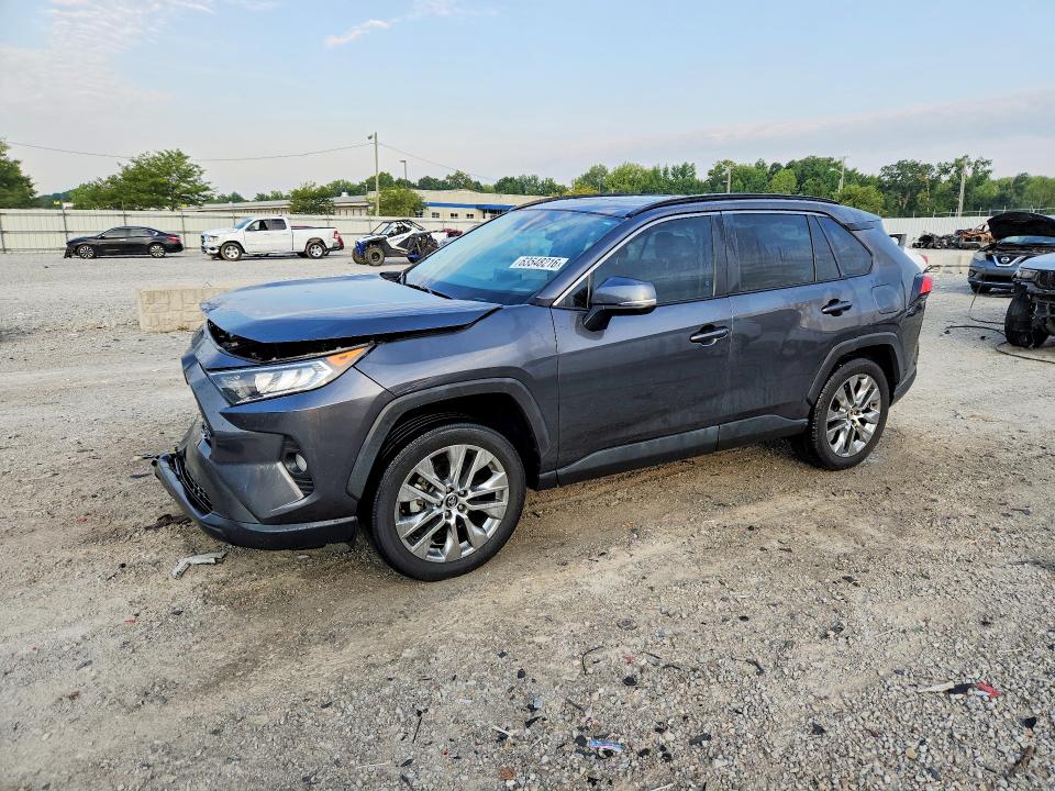 63548216 :رقم المزاد ، 2T3C1RFV1MC103173 vin ، 2021 Toyota Rav4 مزاد بيع