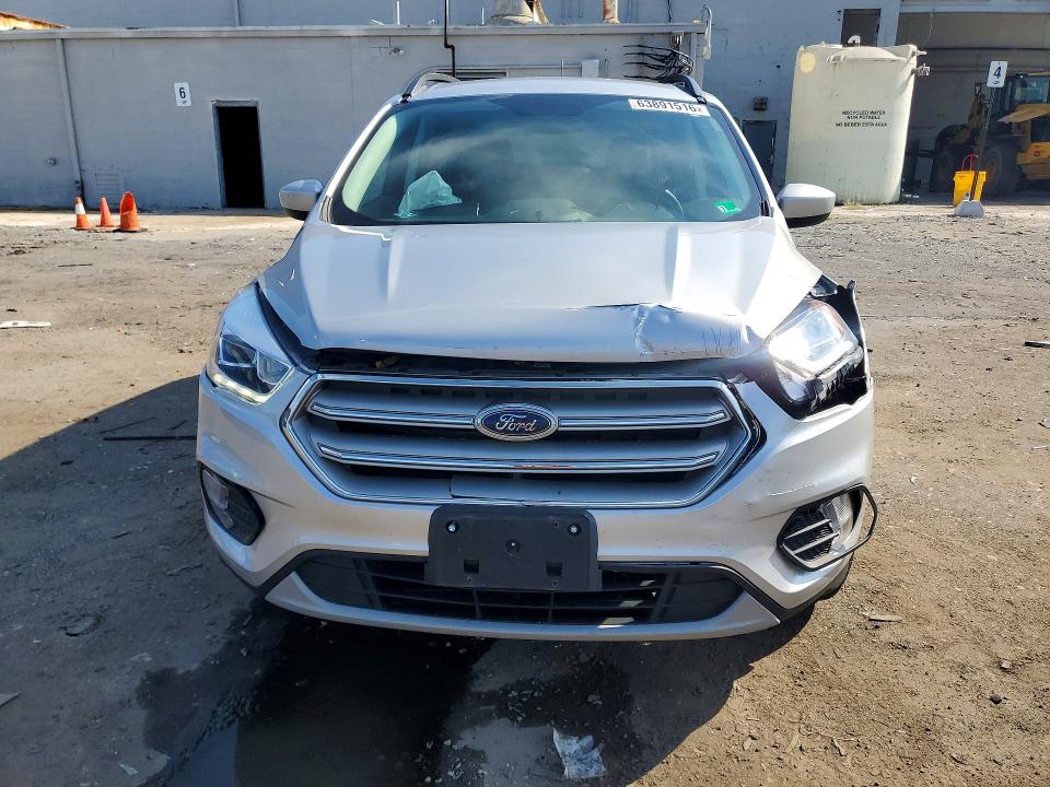 Продажа на аукционе авто 2018 Ford Escape, vin: 1FMCU9HD6JUC45288, номер лота: 63891516