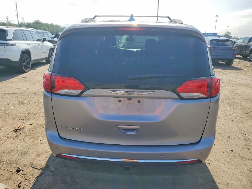 65944276 :رقم المزاد ، 2C4RC1BG3HR702961 vin ، 2017 Chrysler Pacifica مزاد بيع