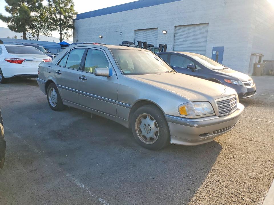 59898746 :رقم المزاد ، WDBHA24G8XA758951 vin ، 1999 Mercedes-benz C مزاد بيع