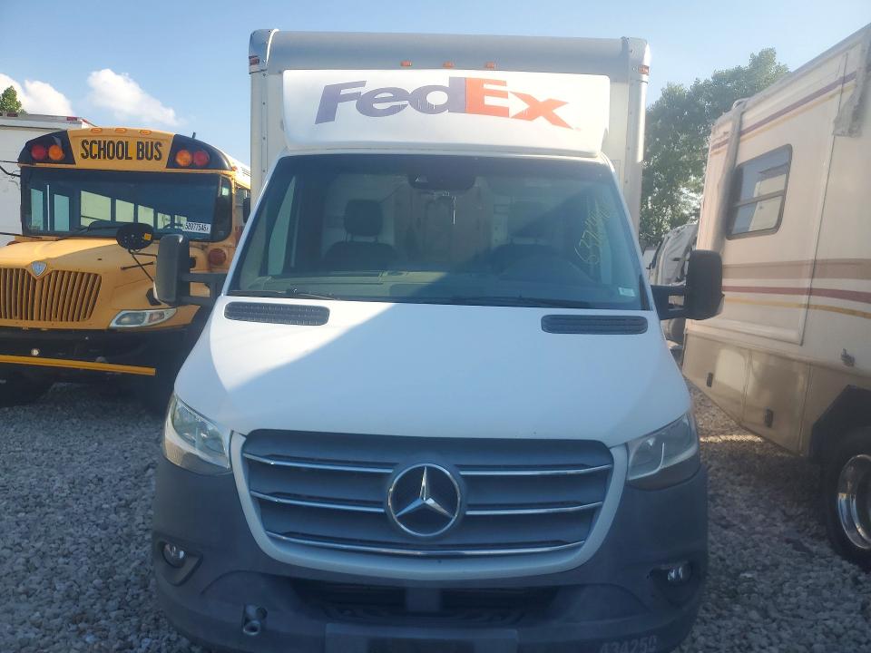 63764406 :رقم المزاد ، WDAPF4CD1KN027560 vin ، 2019 Mercedes-benz Sprinter مزاد بيع