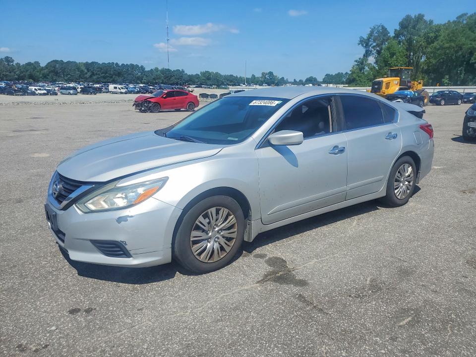 2017 Nissan Altima მანქანა იყიდება აუქციონზე, vin: 1N4AL3AP2HC124716, აუქციონის ნომერი: 67324086