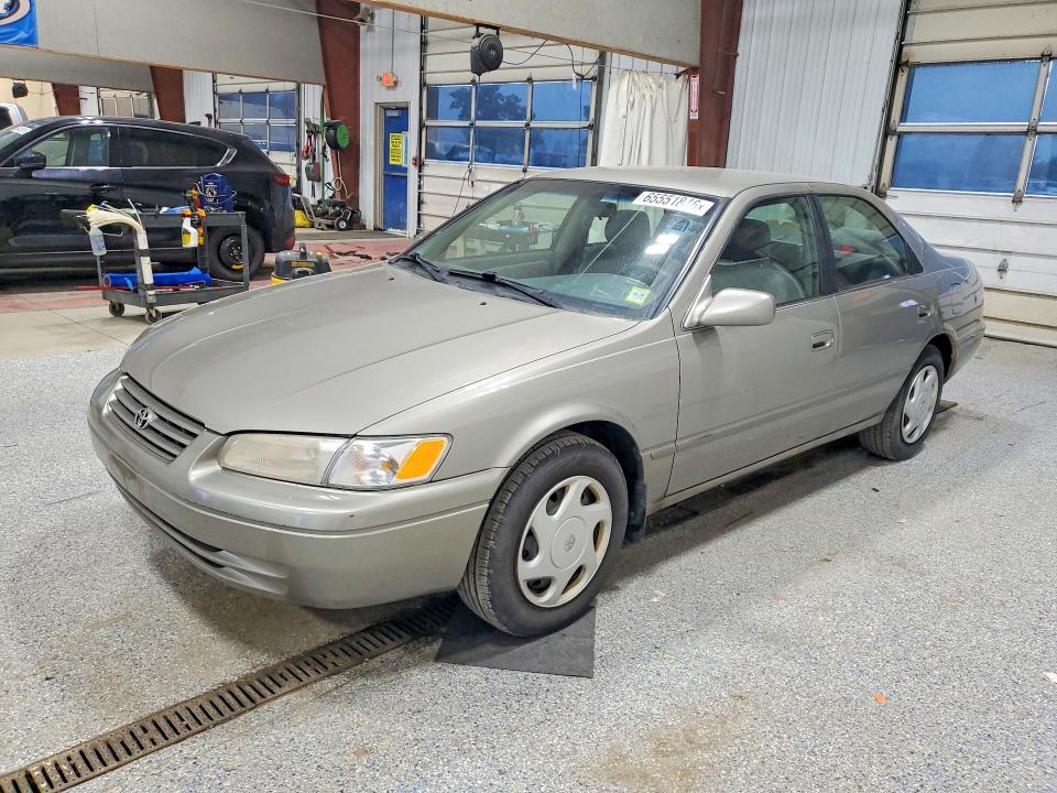 1998 Toyota Camry მანქანა იყიდება აუქციონზე, vin: JT2BF22K2W0140960, აუქციონის ნომერი: 65551846