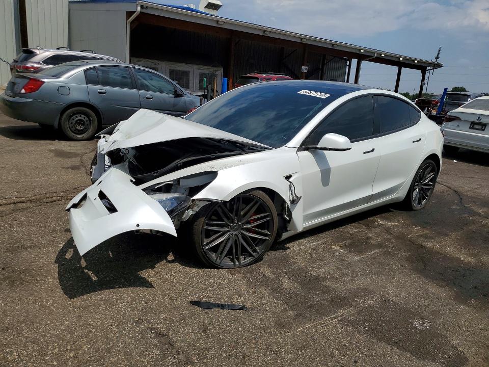 2020 Tesla Model 3 მანქანა იყიდება აუქციონზე, vin: 5YJ3E1EC8LF642138, აუქციონის ნომერი: 64677746