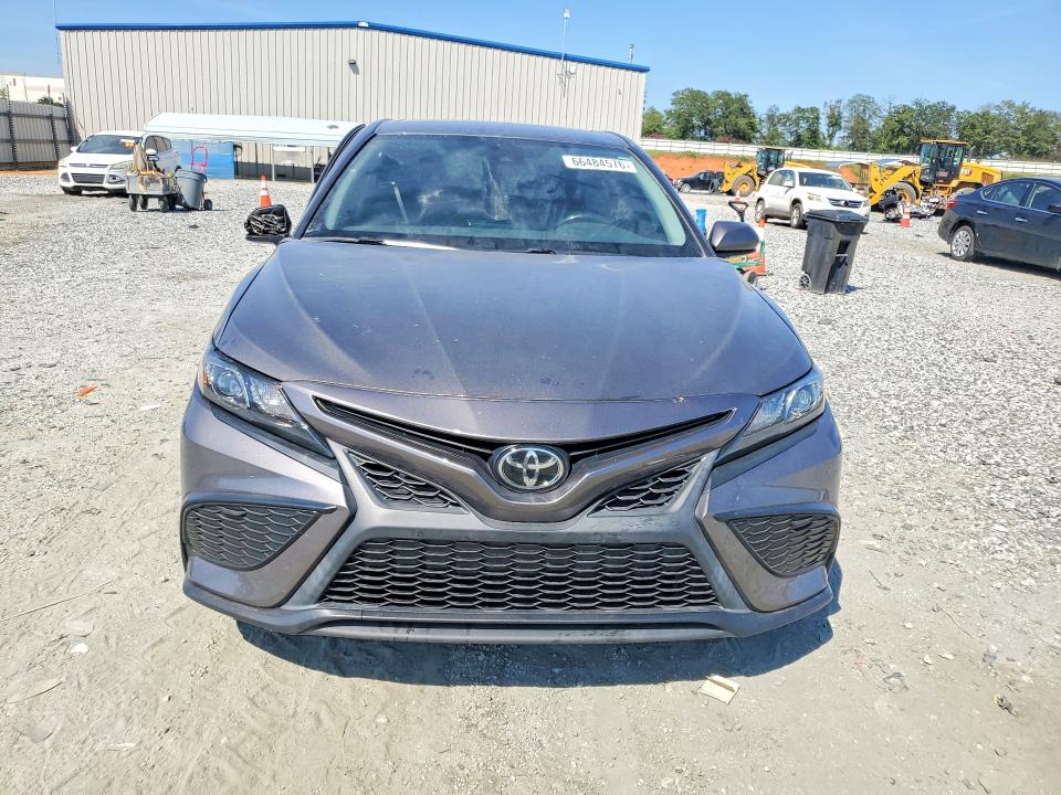 2021 Toyota Camry მანქანა იყიდება აუქციონზე, vin: 4T1G11AK4MU483875, აუქციონის ნომერი: 66484576