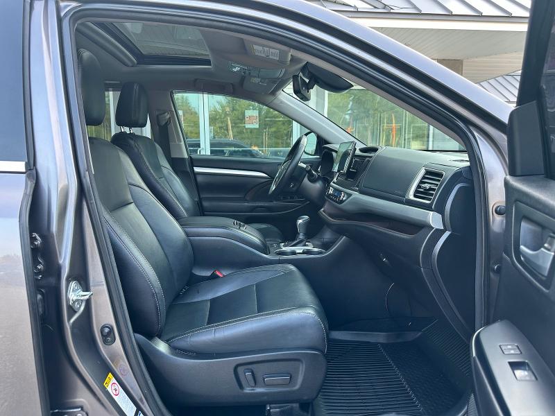 2018 Toyota Highlander მანქანა იყიდება აუქციონზე, vin: 5TDJZRFH5JS535979, აუქციონის ნომერი: 65192076