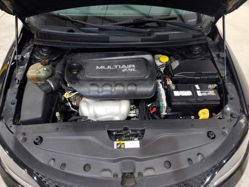 63343496 :رقم المزاد ، 1C3CCCBB2FN511682 vin ، 2015 Chrysler 200 مزاد بيع