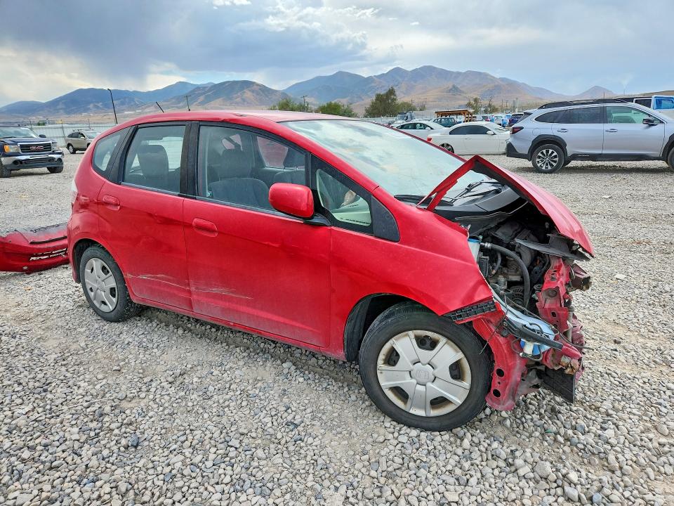66217376 :رقم المزاد ، JHMGE8G38DC060402 vin ، 2013 Honda Fit مزاد بيع