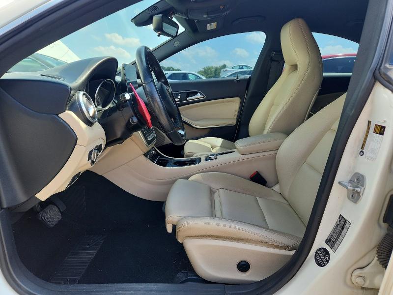 64109806 :رقم المزاد ، WDDSJ4EB5HN499406 vin ، 2017 Mercedes-benz Cla مزاد بيع