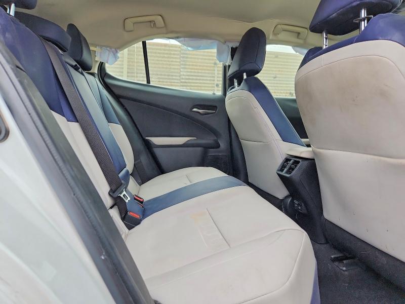 64947816 :رقم المزاد ، JTHX3JBH0N2052690 vin ، 2022 Lexus Ux 200 مزاد بيع
