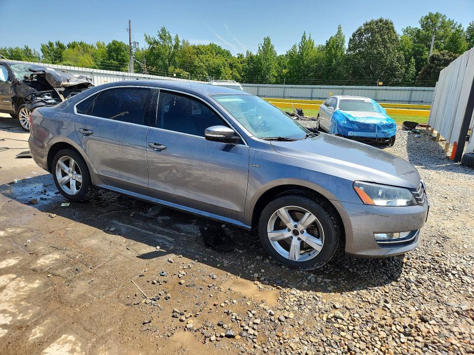 2015 Volkswagen Passat მანქანა იყიდება აუქციონზე, vin: 1VWAT7A32FC120383, აუქციონის ნომერი: 65345856