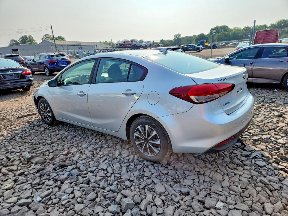 64960246 :رقم المزاد ، 3KPFK4A78JE284302 vin ، 2018 Kia Forte مزاد بيع