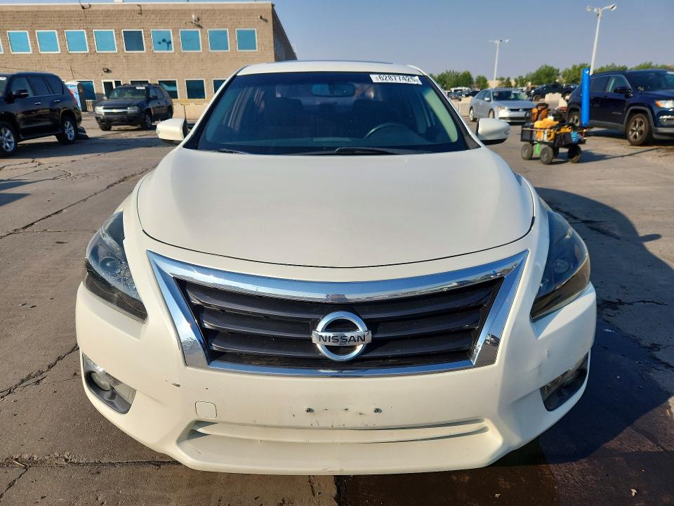 2013 Nissan Altima მანქანა იყიდება აუქციონზე, vin: 1N4AL3AP5DC253768, აუქციონის ნომერი: 62877426