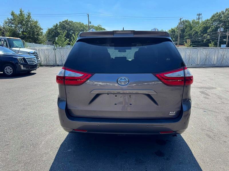 2019 Toyota Sienna მანქანა იყიდება აუქციონზე, vin: 5TDDZ3DC5KS220439, აუქციონის ნომერი: 64675976
