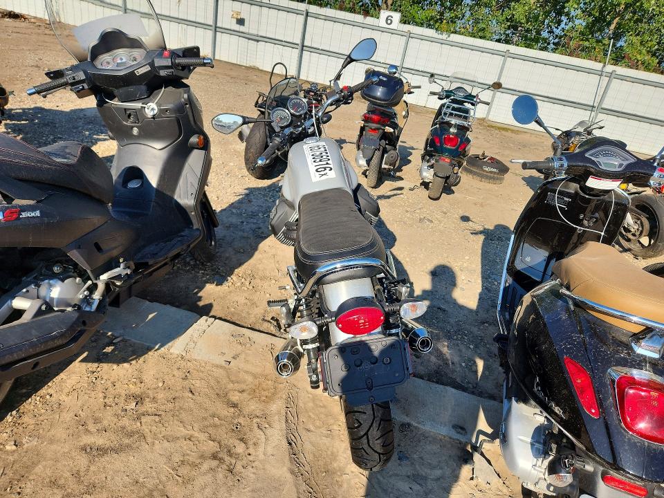65756916 :رقم المزاد ، ZGULDU016JM000092 vin ، 2018 Moto Guzzi V7 Iii مزاد بيع