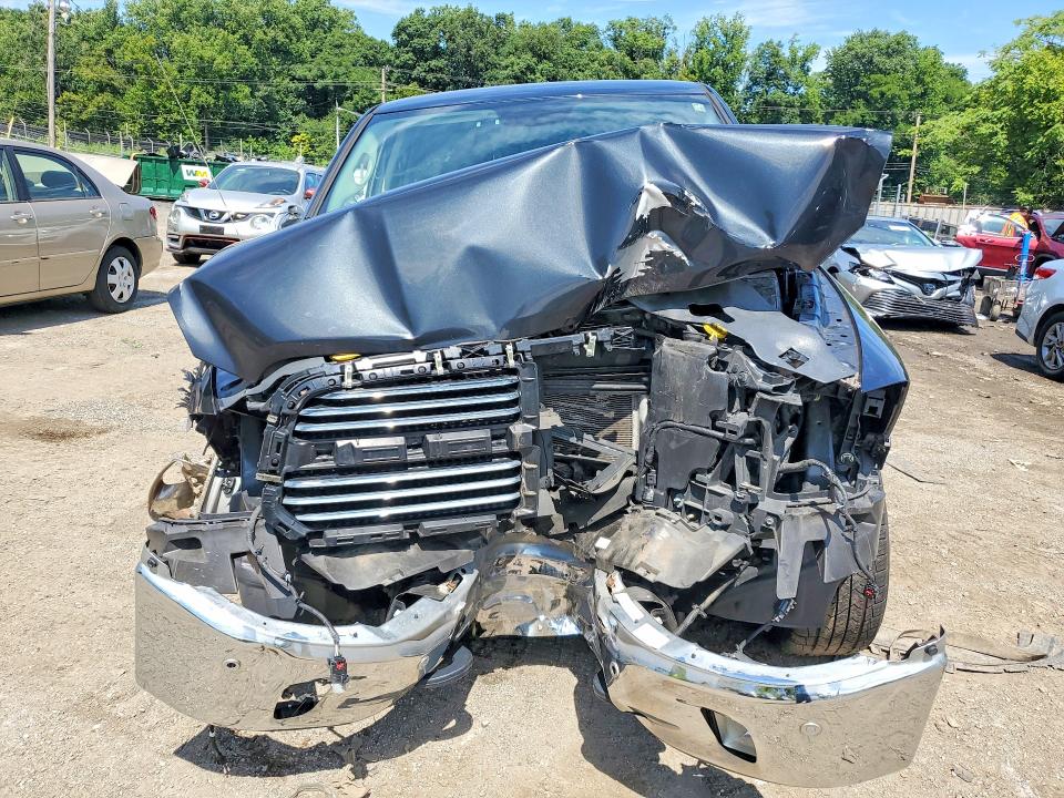 63521896 :رقم المزاد ، 1C6RR7GT5JS345379 vin ، 2018 Ram 1500 مزاد بيع