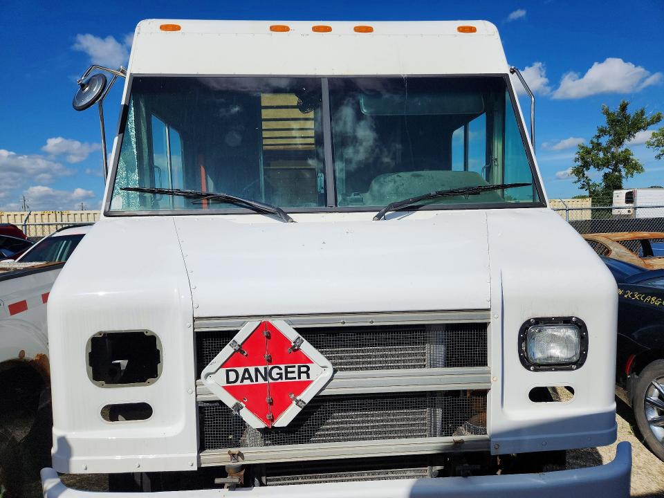 53751786 :رقم المزاد ، 4UZAANBW16CW23369 vin ، 2006 Freightliner Chassis مزاد بيع