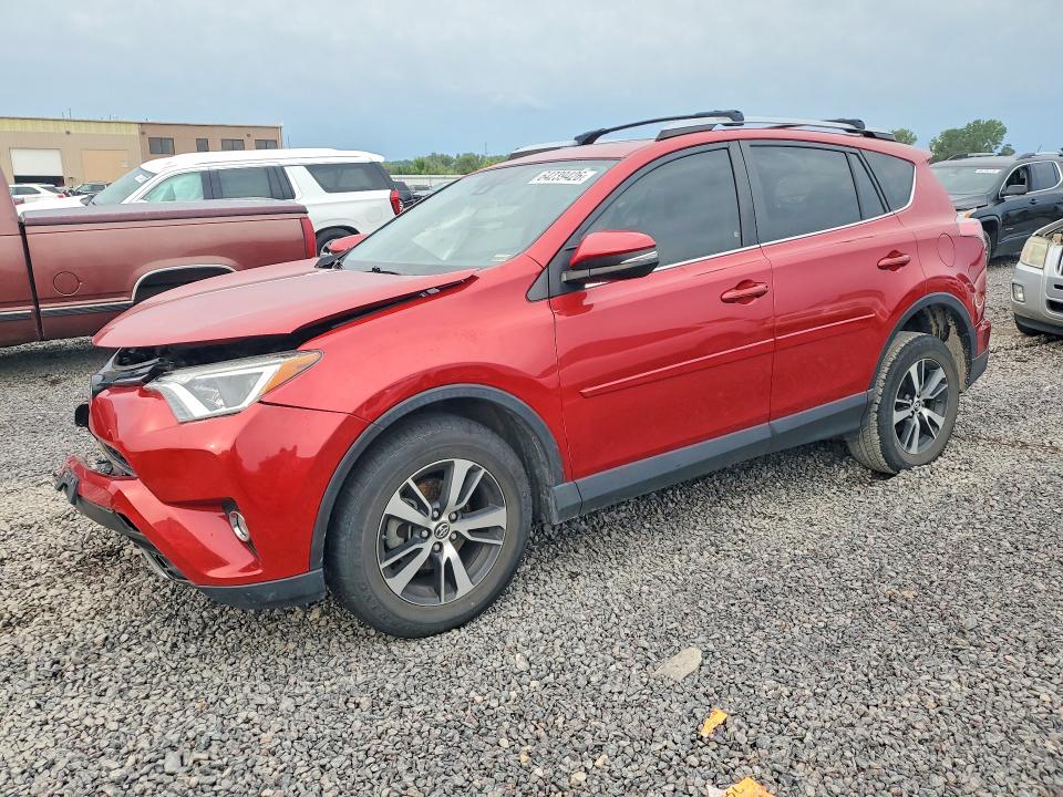 Auction sale of the 2017 Toyota Rav4, vin: JTMWFREVXHJ147076, lot number: 64239426