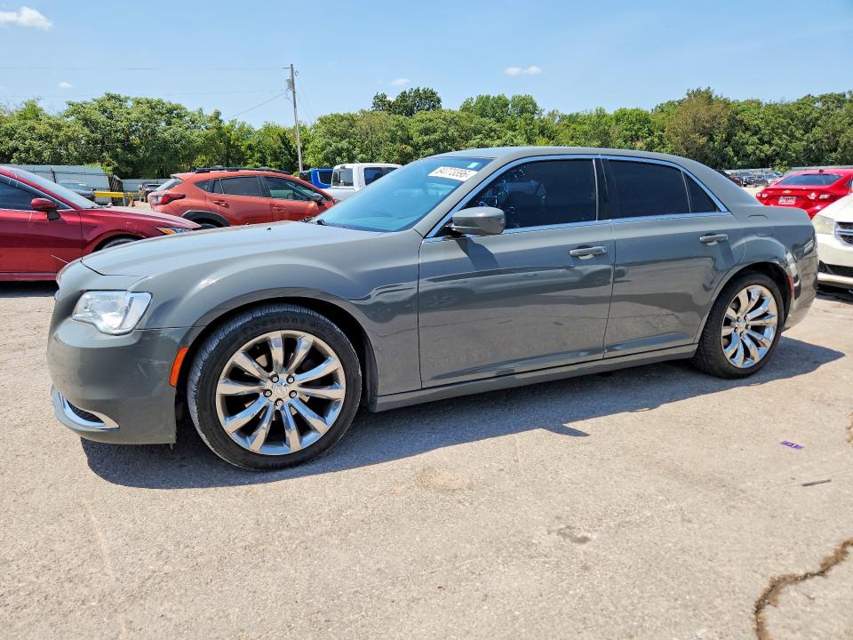64773396 :رقم المزاد ، 2C3CCAAGXHH612630 vin ، 2017 Chrysler 300 مزاد بيع