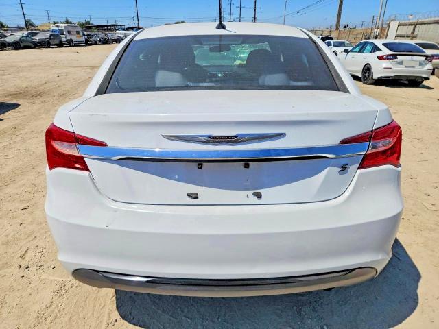 63740446 :رقم المزاد ، 1C3CCBBB7DN550257 vin ، 2013 Chrysler 200 مزاد بيع