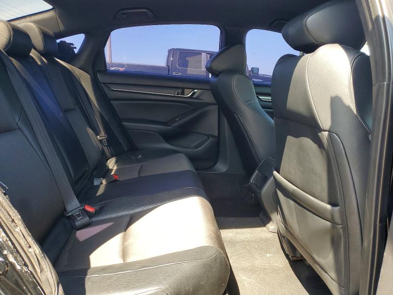 66286296 :رقم المزاد ، 1HGCV1F31JA182519 vin ، 2018 Honda Accord مزاد بيع