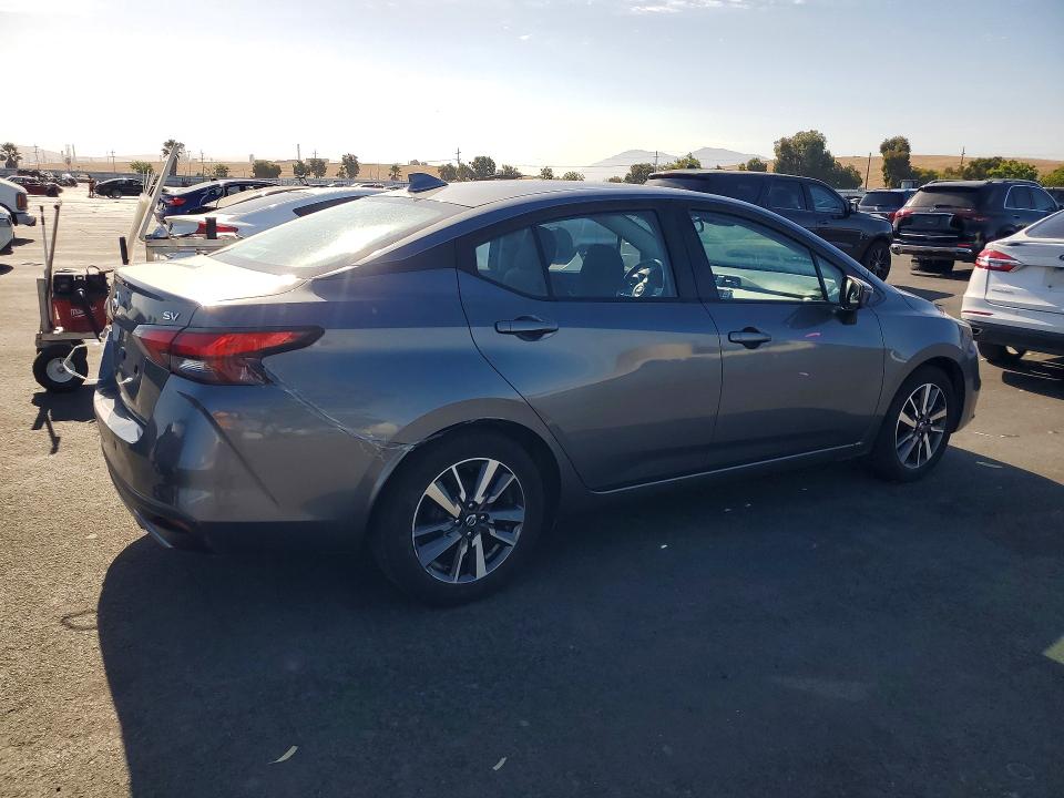 64587386 :رقم المزاد ، 3N1CN8EV7ML868610 vin ، 2021 Nissan Versa مزاد بيع